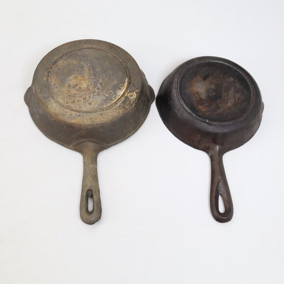 Antique Lot of 2 Unmarked Cast Iron Skillets Small Frying Pan Smoke Rings - Picture 5 of 11